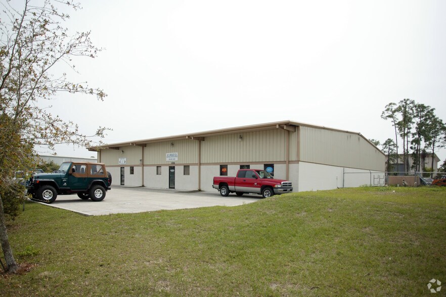 More Photos Of 2304 Bruner Ln, Fort Myers Manufacturing For Lease