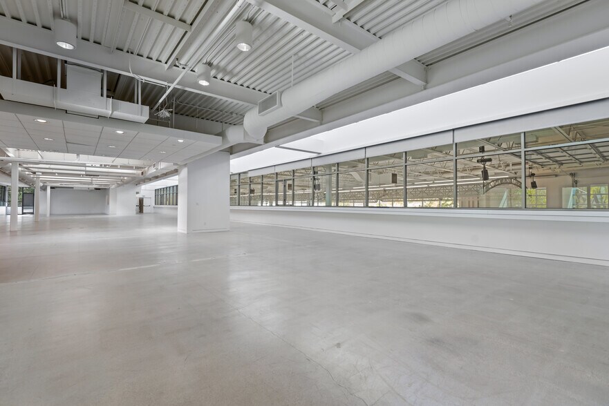 More Photos Of 2201 Corporate Center Dr, Newbury Park Research And Development For Lease