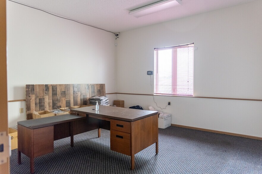 More Photos Of 493 Bev Rd, Youngstown Warehouse For Sale