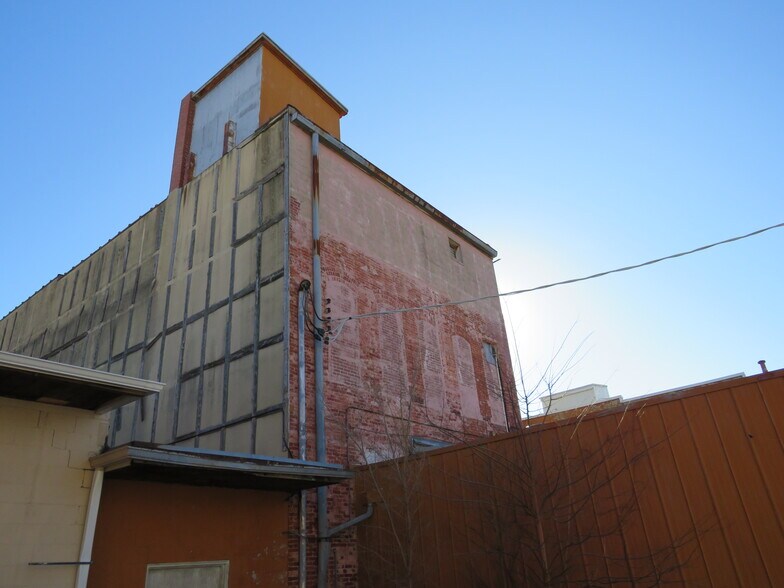 More Photos Of 110-112 W Washington st, Morris General Retail For Sale