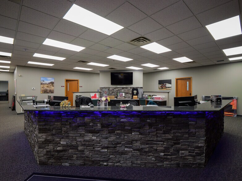 More Photos Of 2321 W Grand Ave, Wisconsin Rapids Office For Sale