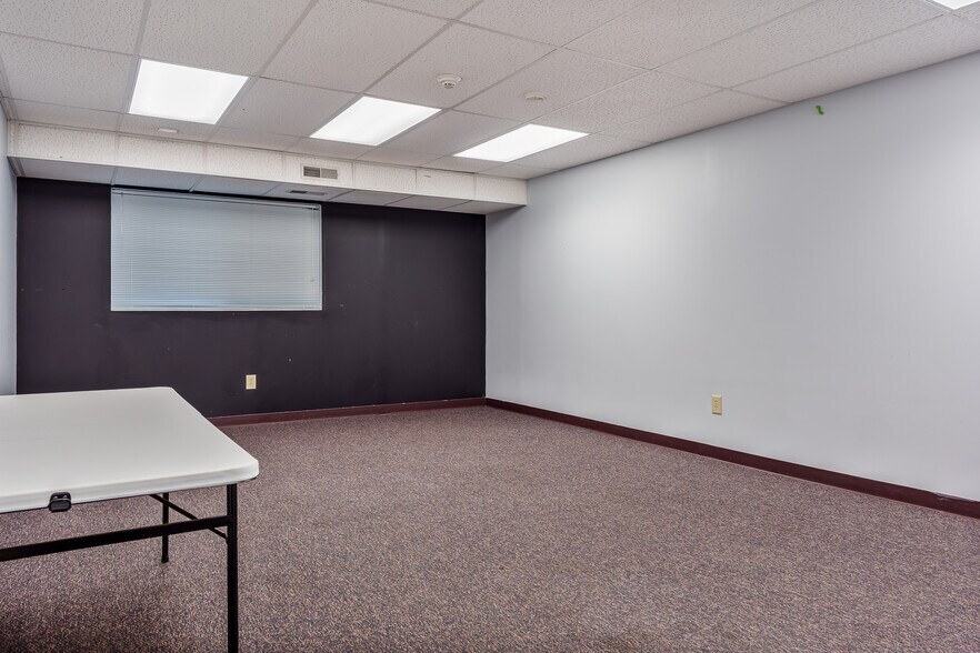 More Photos Of 4312 20th St, Rockford Religious Facility For Sale