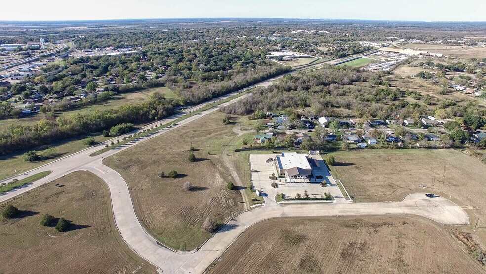 More Photos Of 00 Commerce Way, Kaufman Land For Sale