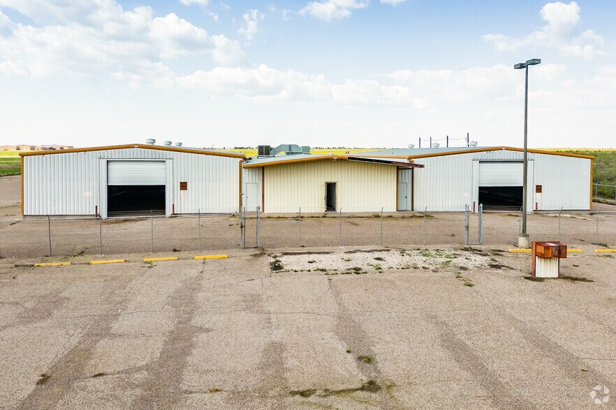 More Photos Of 605 E Yukon Rd, Odessa Warehouse For Lease