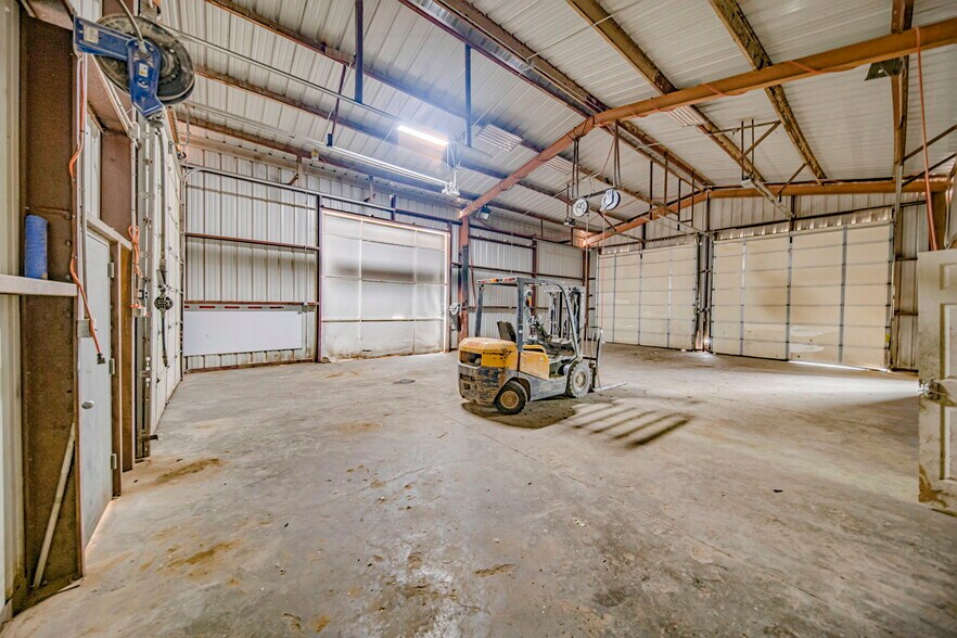 More Photos Of 2419 W Murphy St, Odessa Truck Terminal For Sale