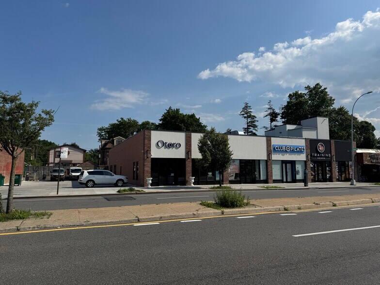 Primary Photo Of 179-24-179-28 Union Tpke, Fresh Meadows Storefront For Lease