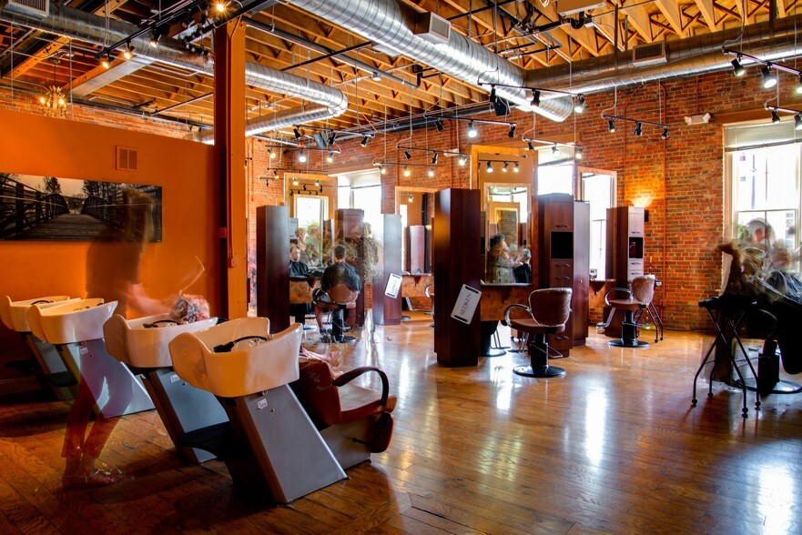 More Photos Of 614 W Main St, Durham Office For Lease