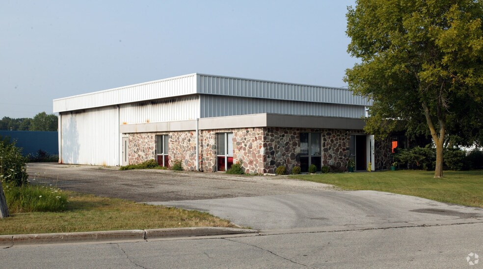 More Photos Of 2305 W Camden Rd, Glendale Industrial For Lease