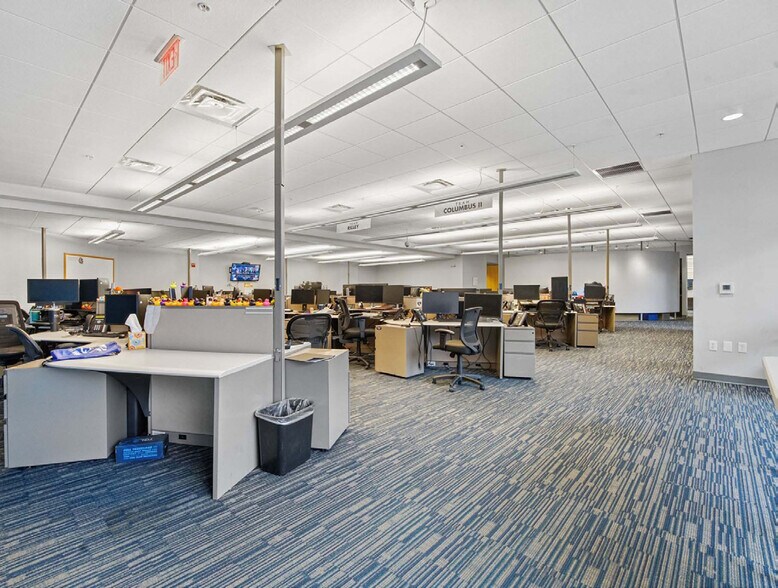 More Photos Of 600-640 S Front St, Columbus Parking Garage For Lease