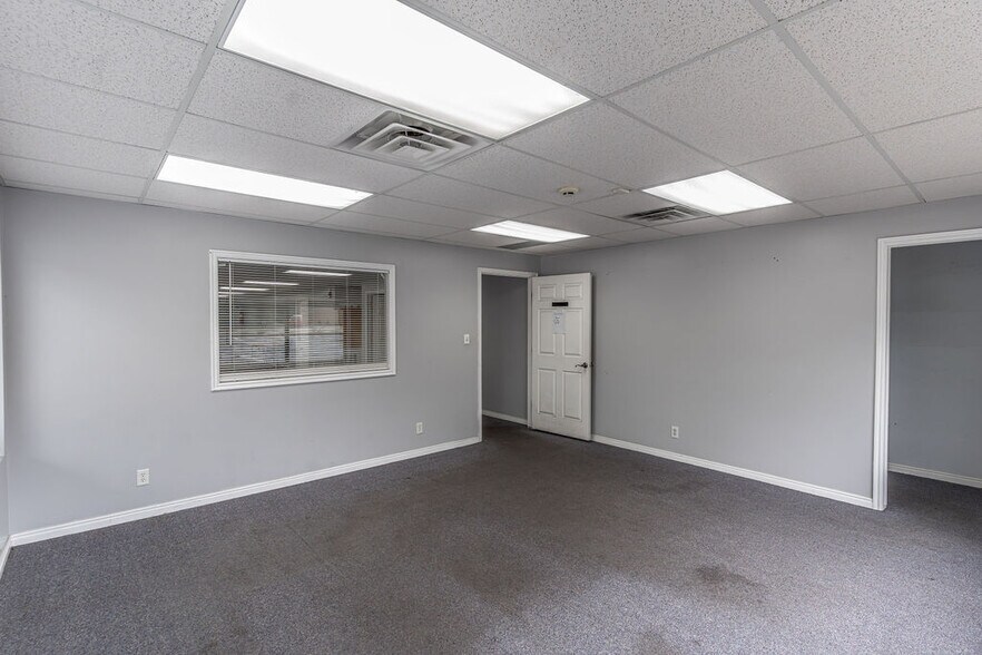 More Photos Of 3311 W Parkway Blvd, West Valley City Industrial For Sale