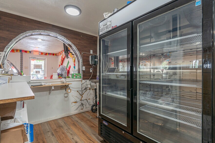 More Photos Of 3103 Highway 20, Sweet Home Restaurant For Sale