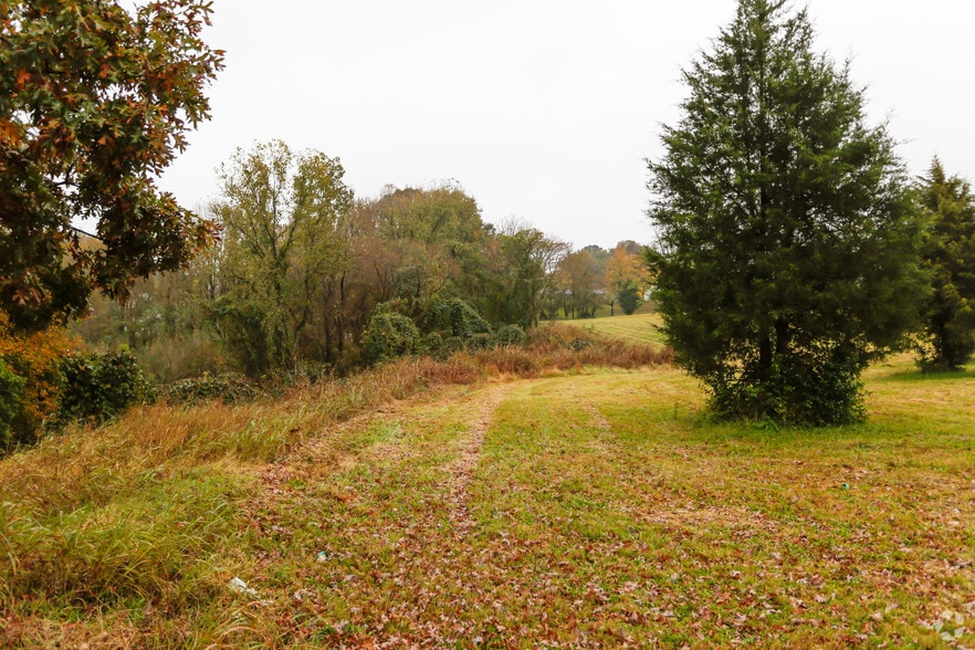 More Photos Of 7837 Farmhurst Dr, Charlotte Land For Lease