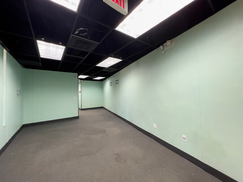 More Photos Of 3400 NE 2nd Ave, Miami Restaurant For Sale