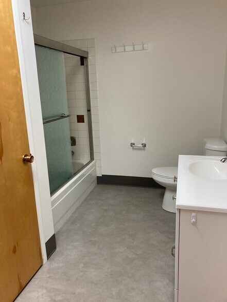 More Photos Of 820 Kuenzli St, Reno Flex For Lease