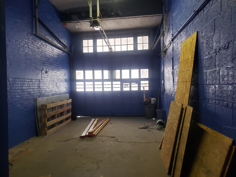 More Photos Of 3528 Warsaw Ave, Cincinnati Light Distribution For Lease