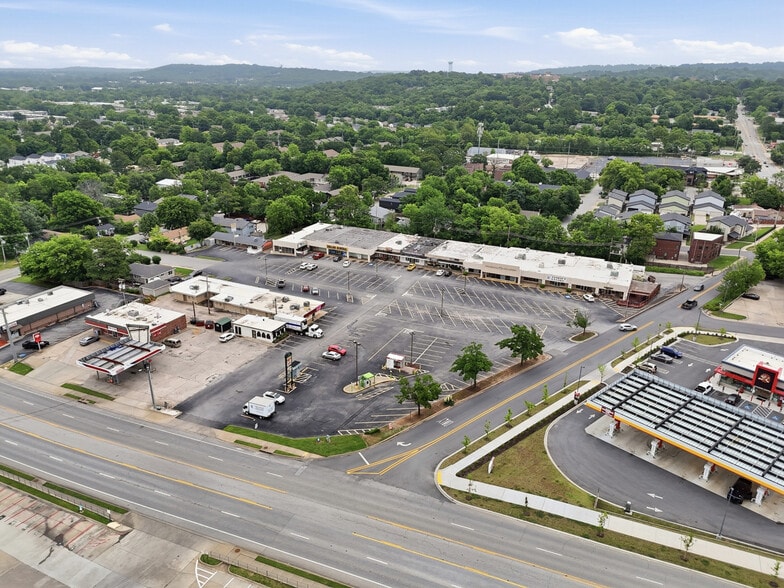 More Photos Of 1200-1220 N Garland Ave, Fayetteville Unknown For Lease