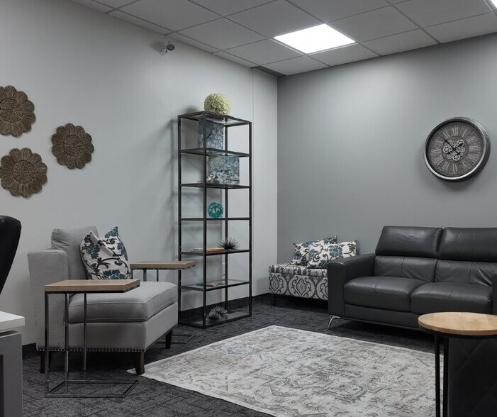 More Photos Of 3190 Harvester Rd, Burlington Office For Sale