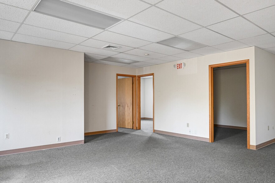 More Photos Of 15 Rockland Ter, Verona Office For Lease