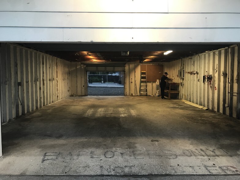 More Photos Of 909 W International Speedway Blvd, Daytona Beach Freestanding For Sale