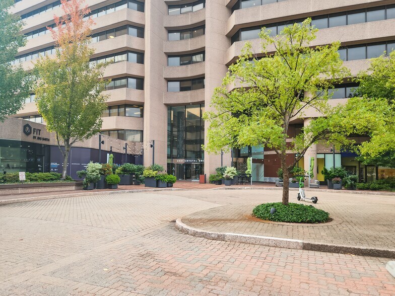 More Photos Of 2451 Crystal Dr, Arlington Coworking Space