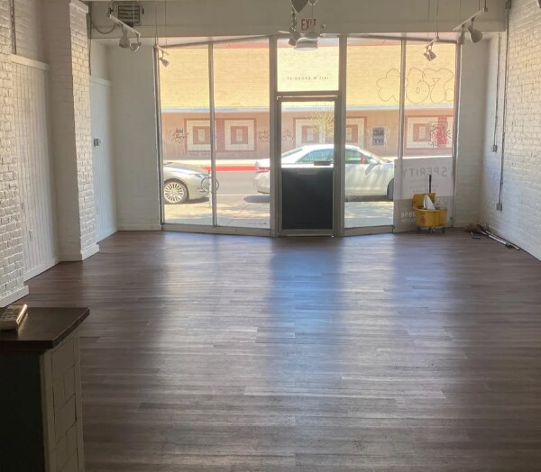 More Photos Of 1811 W Broad St, Richmond Freestanding For Sale