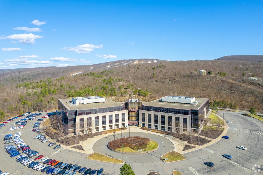 More Photos Of 1 Fleet Way, Moosic Office For Lease