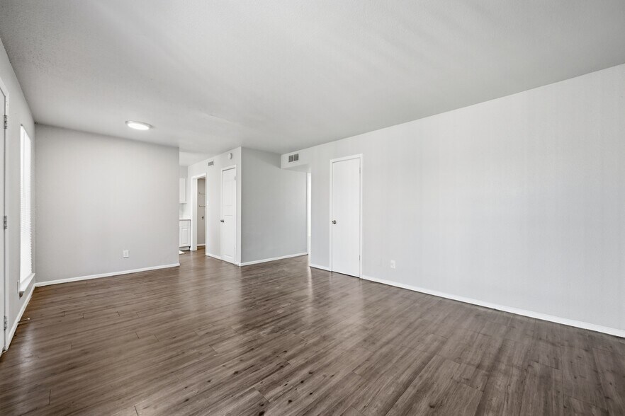 More Photos Of 1007 E Rundberg Ln, Austin Apartments For Sale