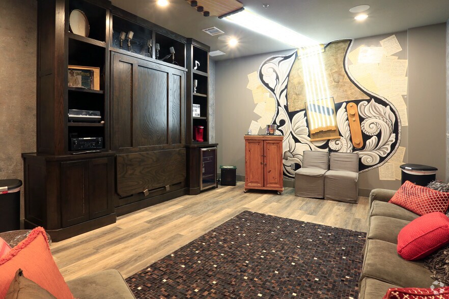 More Photos Of 75 Miranda Lambert Way, Lindale Unknown For Lease