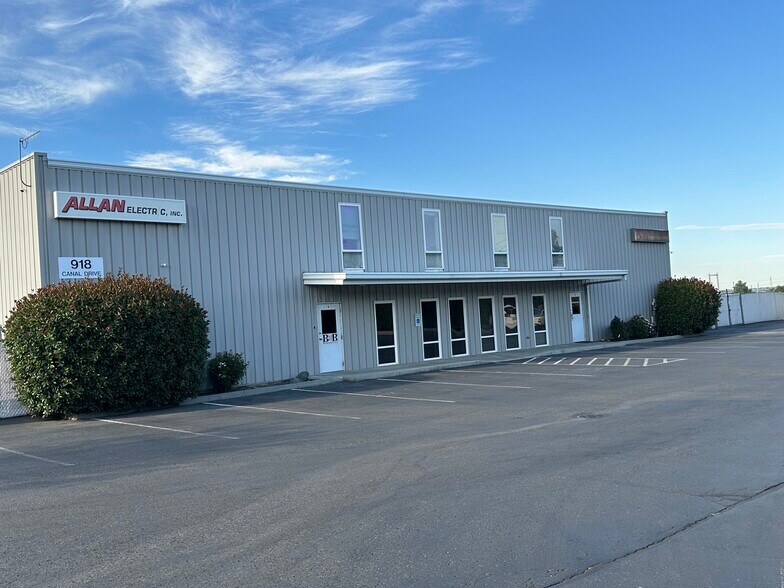 More Photos Of 918 W Canal Dr, Kennewick Industrial For Sale