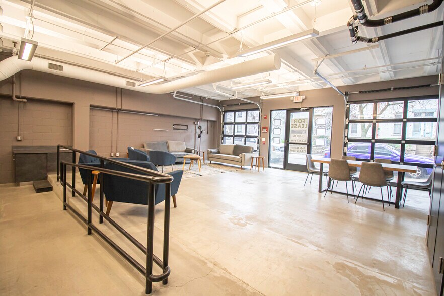 More Photos Of 615 Ferry St, Lafayette Office For Lease