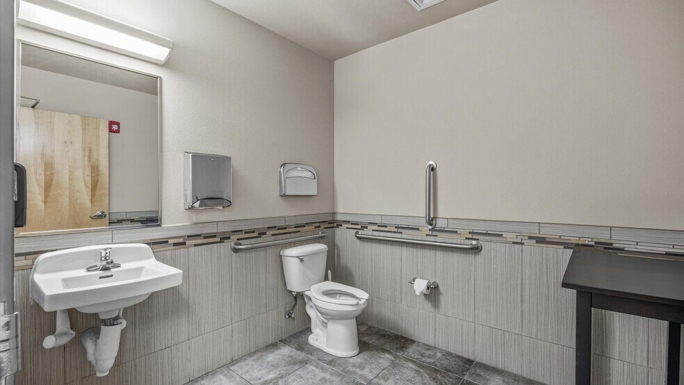 More Photos Of 516 28 Rd, Grand Junction Office For Sale