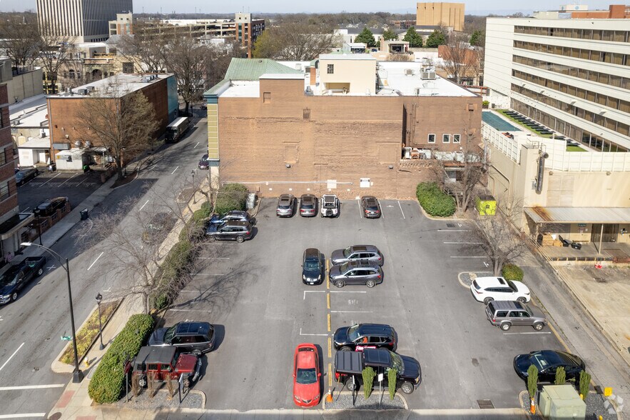 More Photos Of 200 N Main St, Greenville Office Residential For Lease