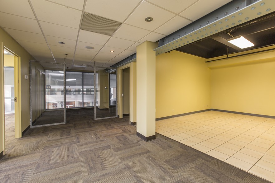 More Photos Of 3-7 N Christopher Columbus Blvd, Philadelphia Loft Creative Space For Lease