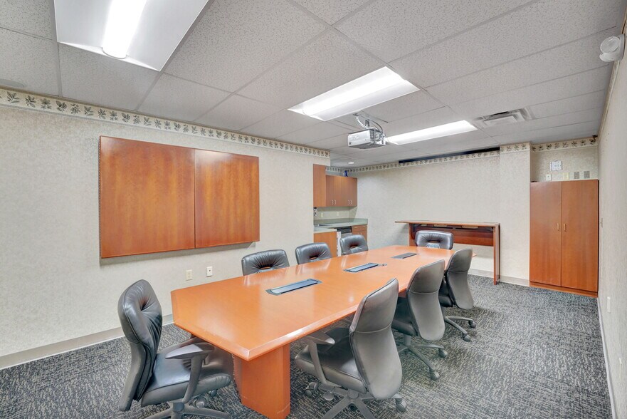 More Photos Of 26 Steele Ave, Arcade Office For Lease