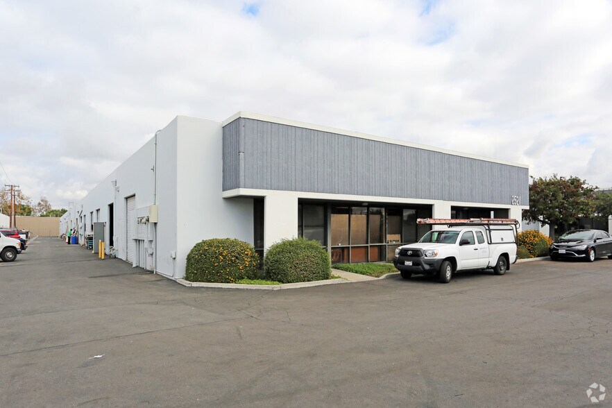 More Photos Of 2521 W La Palma Ave, Anaheim Industrial For Sale