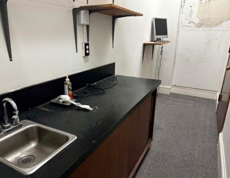 More Photos Of 18-22 Battery St, San Francisco Office For Lease