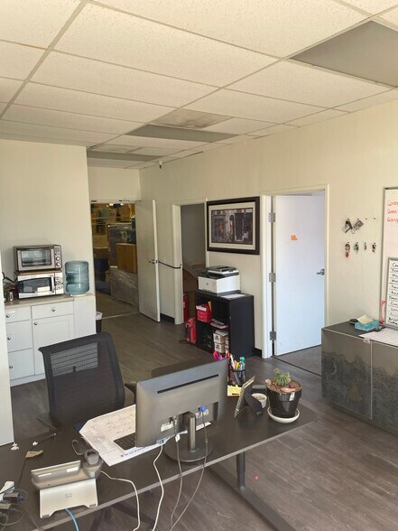 More Photos Of 3039-3045 S 46th St, Phoenix Industrial For Sale