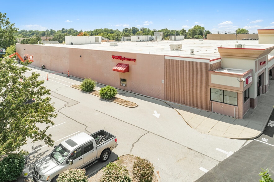 More Photos Of 60 Harvester Sq, Saint Charles Supermarket For Sale