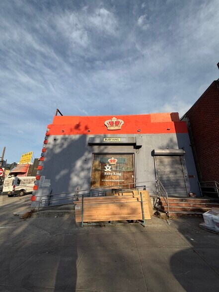 Primary Photo Of 3613 College Point Blvd, Flushing General Retail For Sale