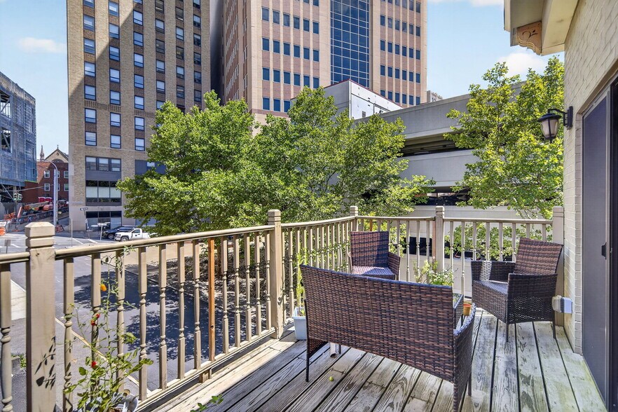 More Photos Of 83 Beaver St, Albany Apartments For Sale