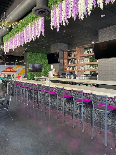 More Photos Of 300 Pacific Coast Hwy, Huntington Beach Office For Lease