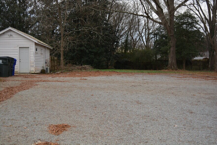 More Photos Of 579 West St, Pittsboro Office For Lease
