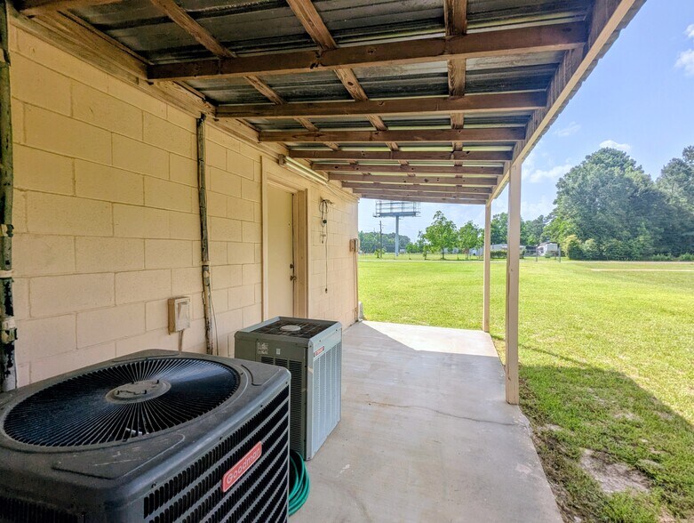More Photos Of 5733 Highway 69 S, Kountze Freestanding For Sale