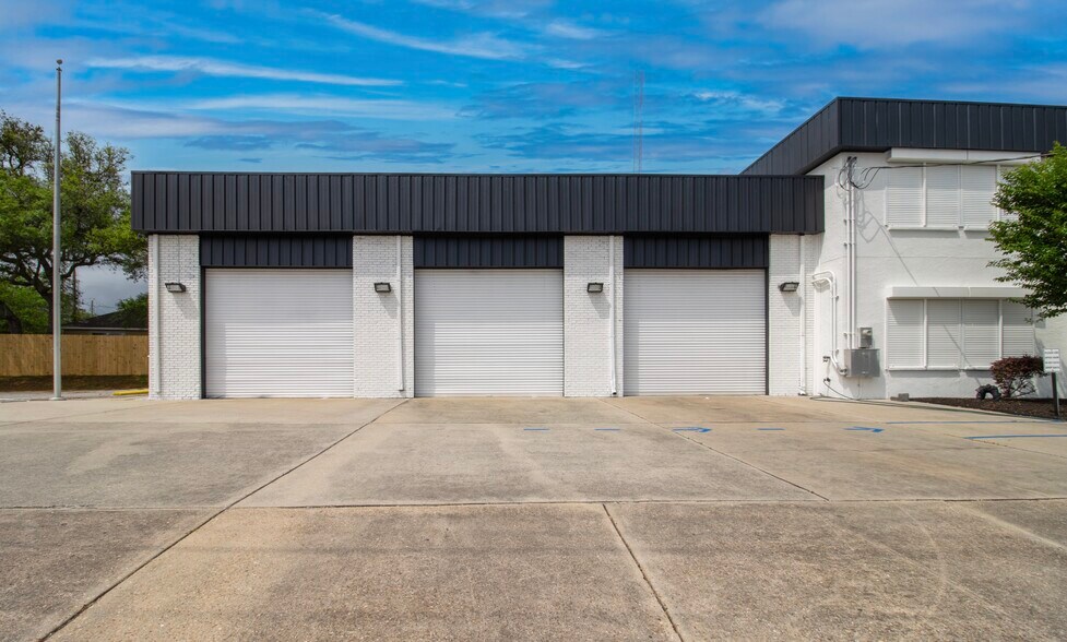 More Photos Of 2 Racetrack Rd NE, Fort Walton Beach Warehouse For Sale