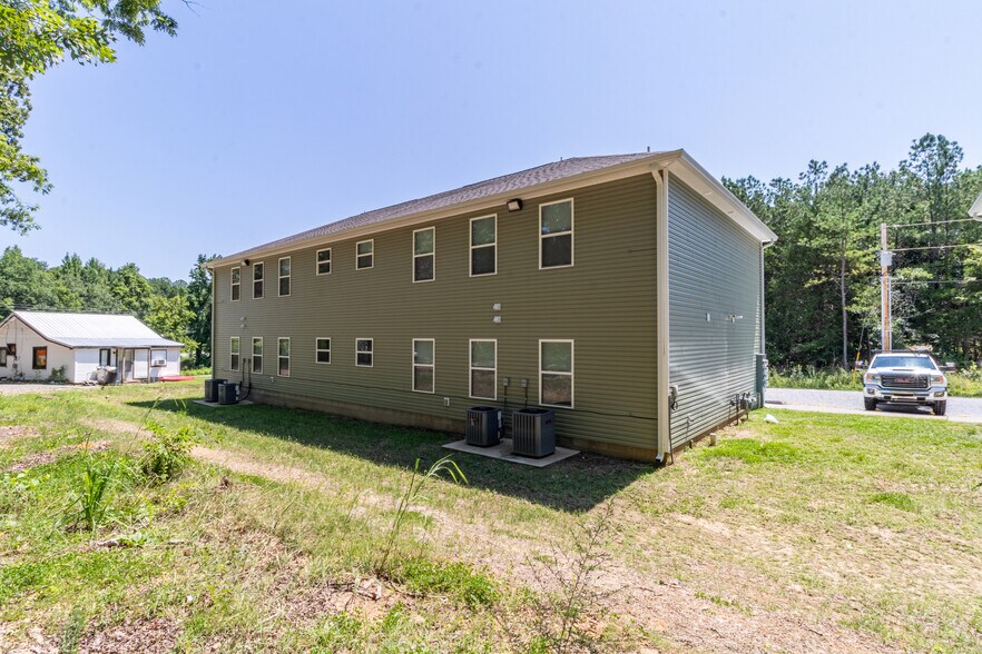 More Photos Of 21 Lost Ln, McEwen Apartments For Sale