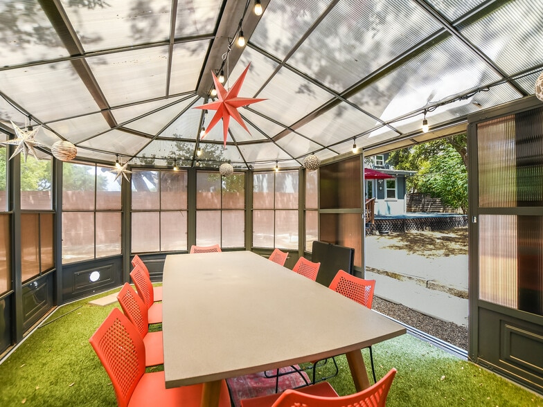 More Photos Of 2111-2113 W Slaughter Ln, Austin Office For Lease