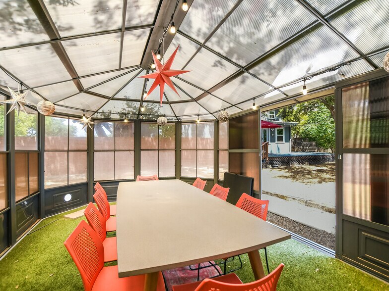 More Photos Of 2111 W Slaughter Ln, Austin Office For Sale