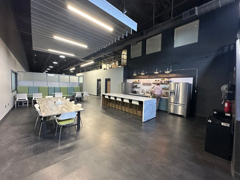 More Photos Of 3063 Breton Rd SE, Grand Rapids Warehouse For Sale