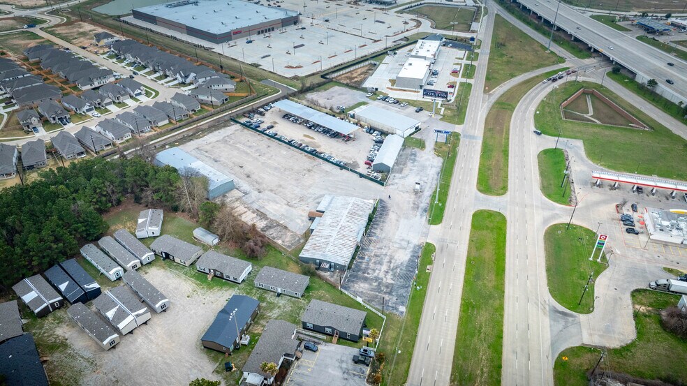 More Photos Of 27210 State Highway 249, Tomball Showroom For Lease