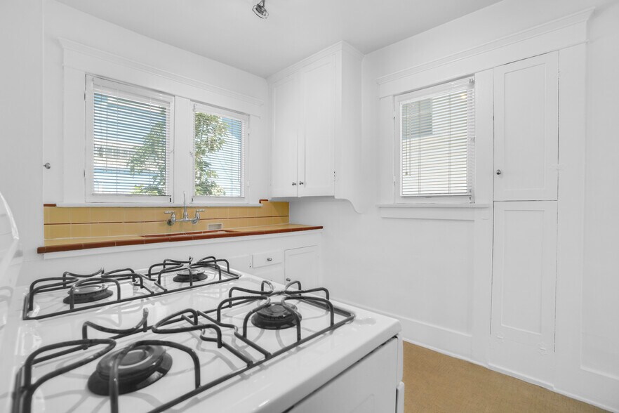 More Photos Of 2531 Elsinore St, Los Angeles Apartments For Sale